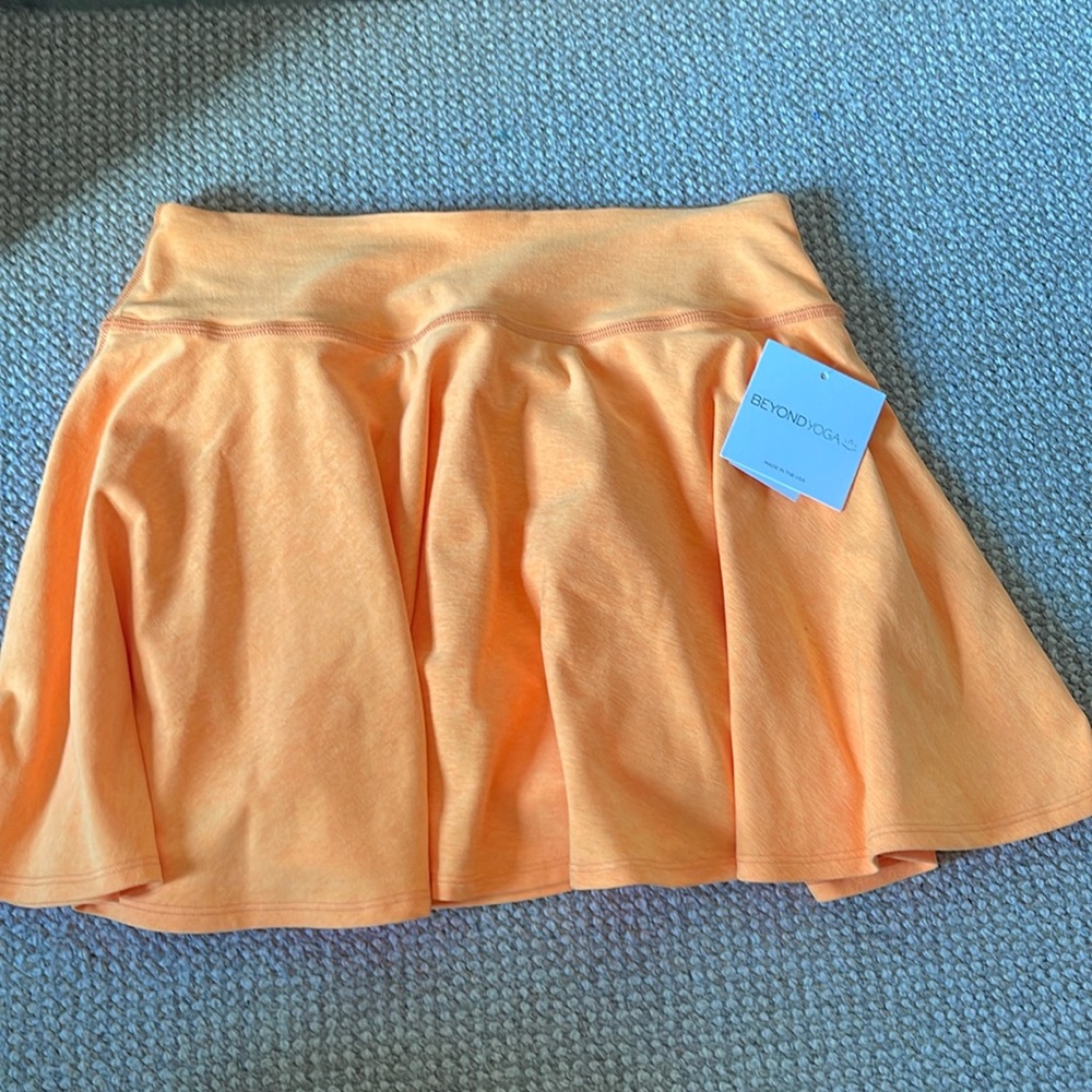 Brand new Beyond Yoga skort. Size large